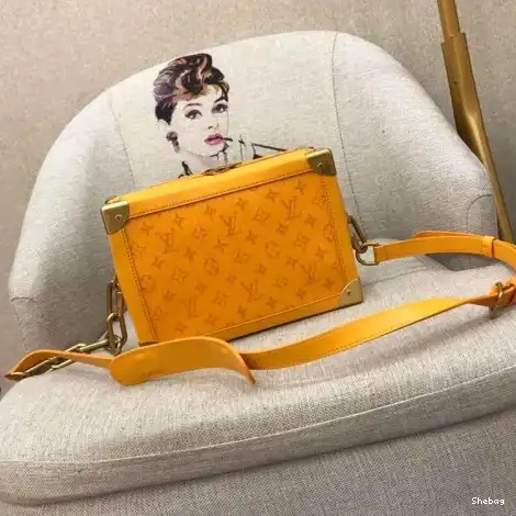 LV 1906BL0007 Bags 0724